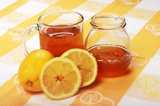 lemon juice and honey to get rid of dandruff